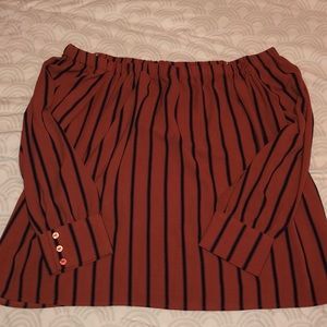 Off the shoulder.
Size XL.
Worn once.